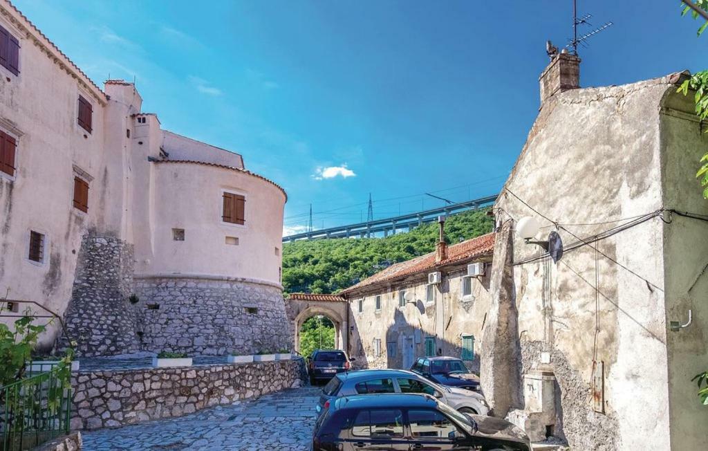 Old Castle Apartment Bakar Exterior photo